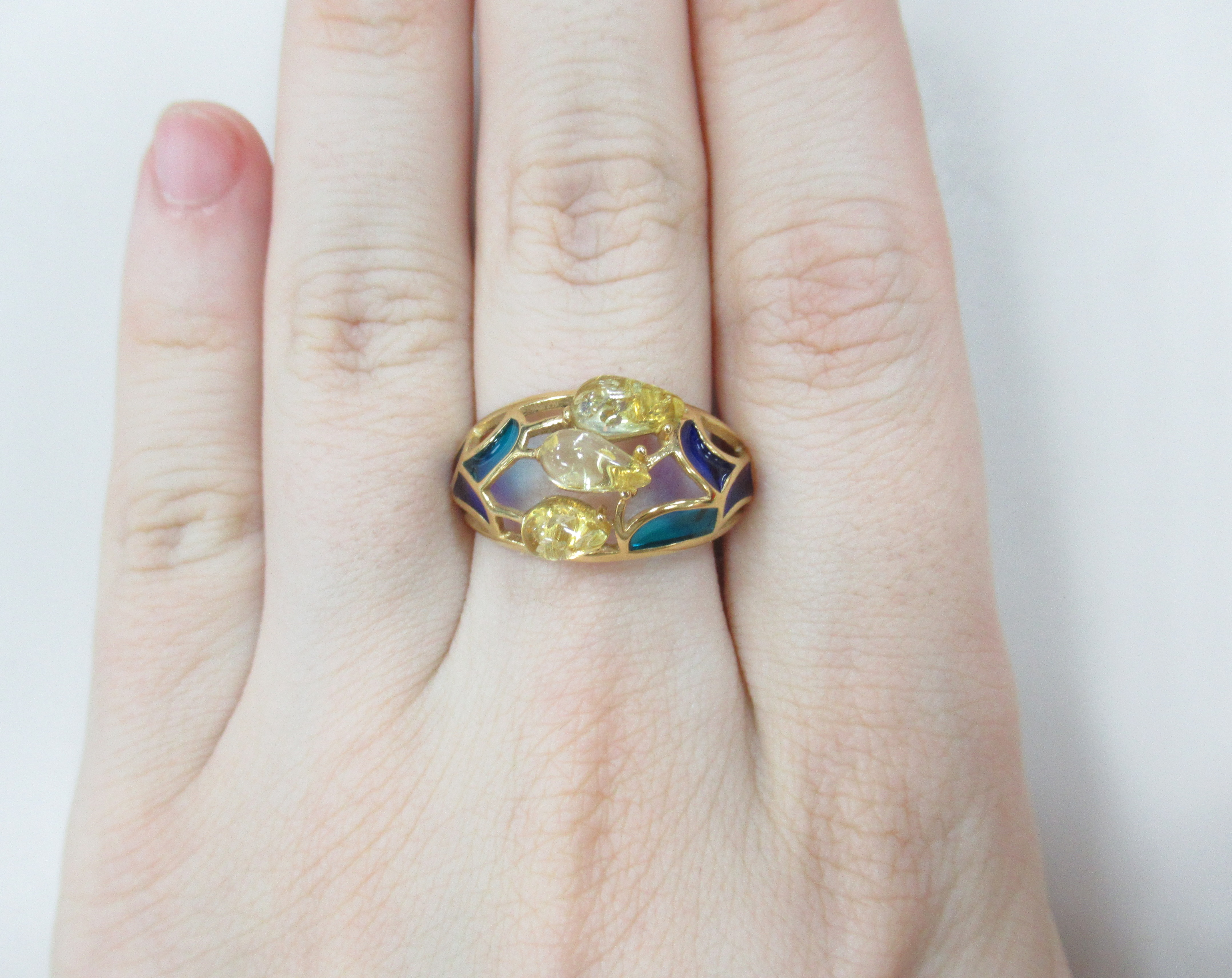 Серебряное кольцо с янтарем